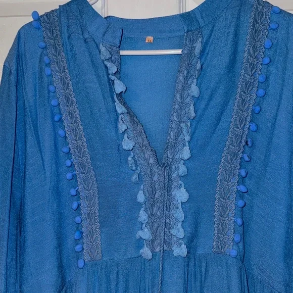 Elegant Blue Maxi Dress - Picture 2 of 4